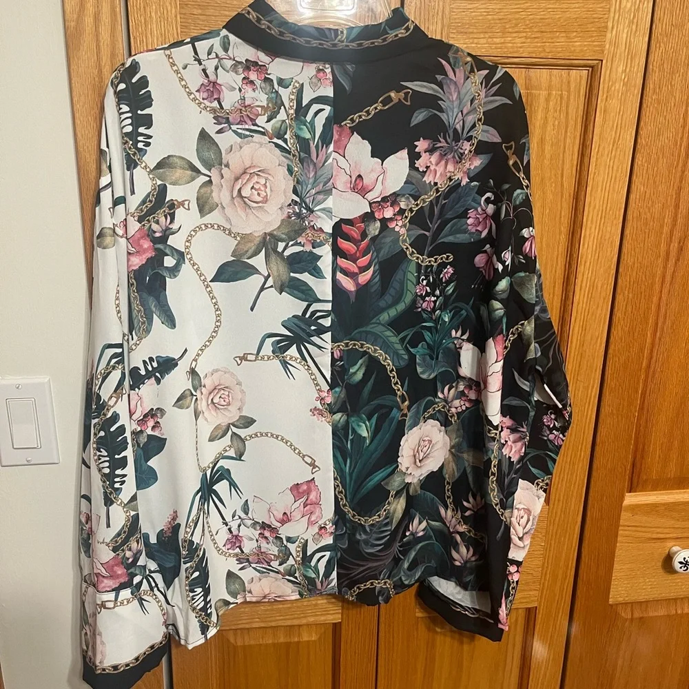 Multicolor Scarf print blouse. She In XXL. Long sleeve button front. - Picture 4 of 11